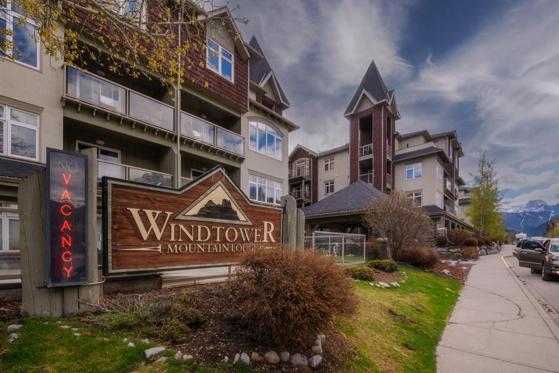 Luxurious One Bedroom Vacation Suite WindTower116 Canmore Extérieur photo